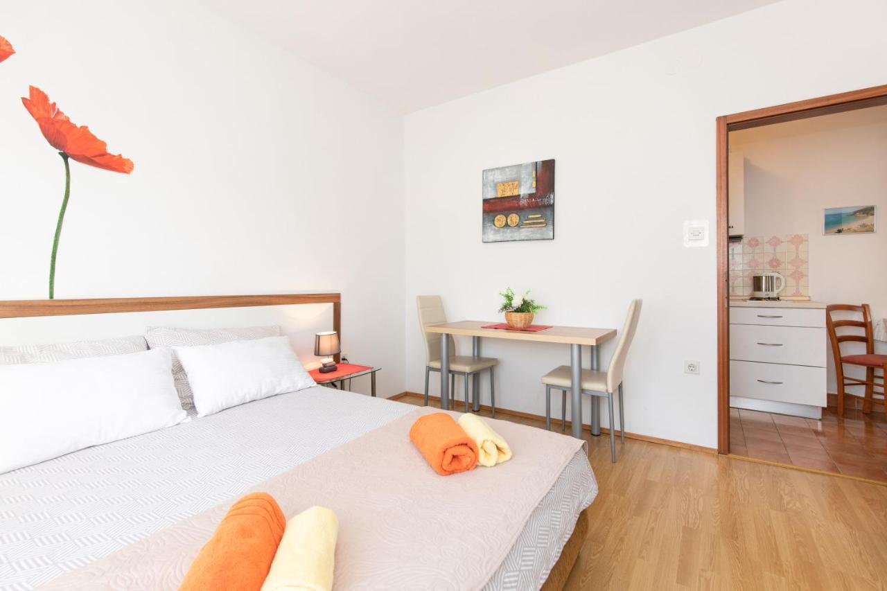 Apartmani Braut Kornić Eksteriør bilde